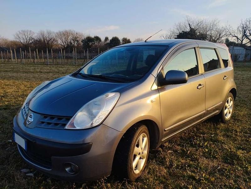 Usata Nissan Note Tekna 86 CV (63 kW) 2007 Grigio Utilitaria