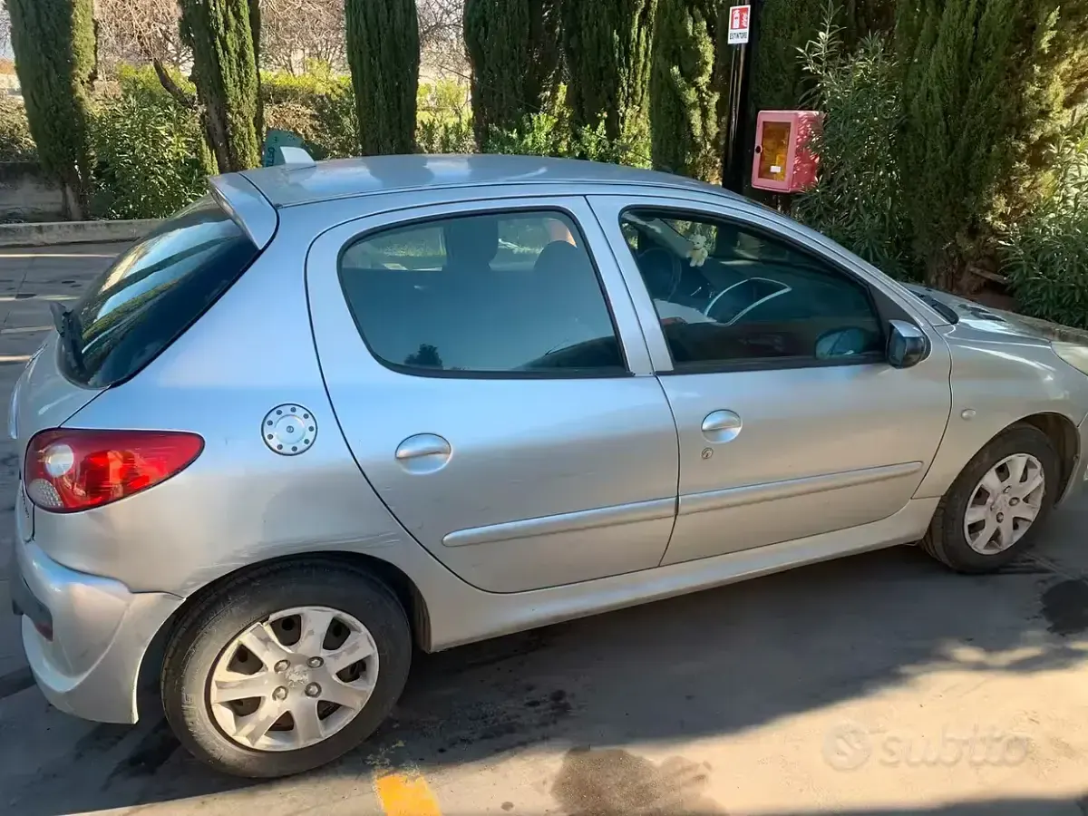 Usata Peugeot 206+ 70 CV (51 kW) 2009 Grigio Utilitaria