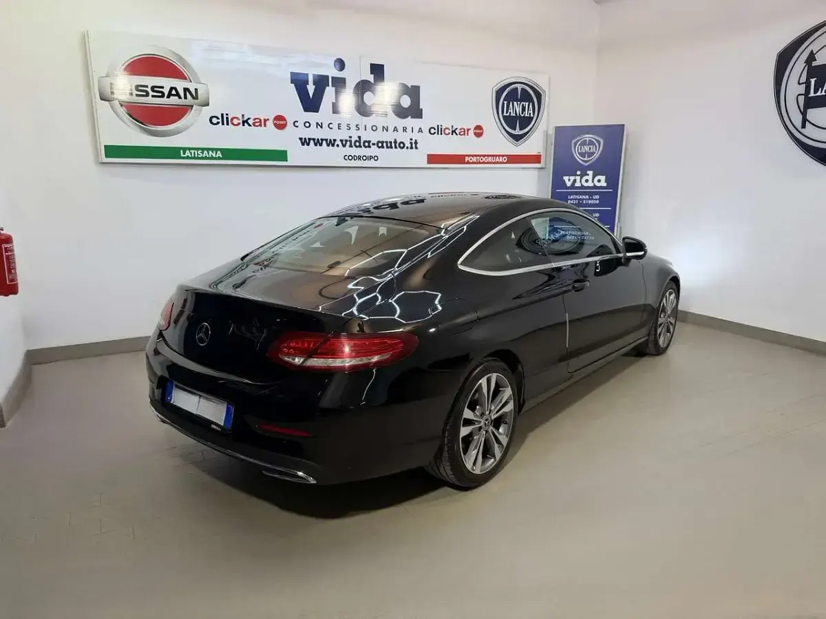 Usata Mercedes C220 170 CV (125 kW) 2017 Nero Coupé