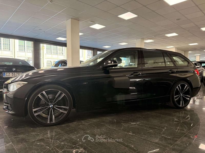 Usata BMW 330 Sport Line 258 CV (189 kW) 2012 Nero Station wagon