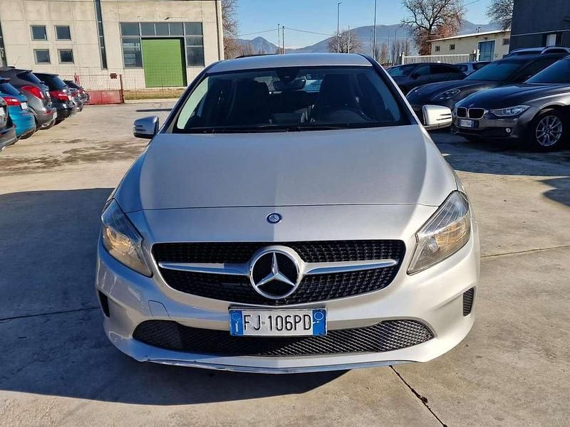 Usata Mercedes A200 Premium 136 CV (100 kW) 2017 Grigio Berlina