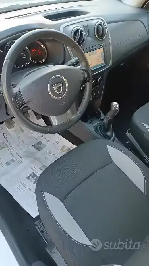 Usata Dacia Sandero Prestige 90 CV (66 kW) 2016 Bianco Utilitaria
