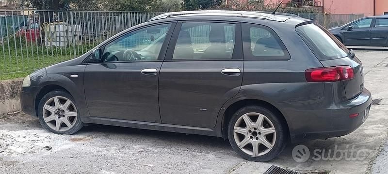 Usata Fiat Croma 150 CV (110 kW) 2007 Grigio Station wagon
