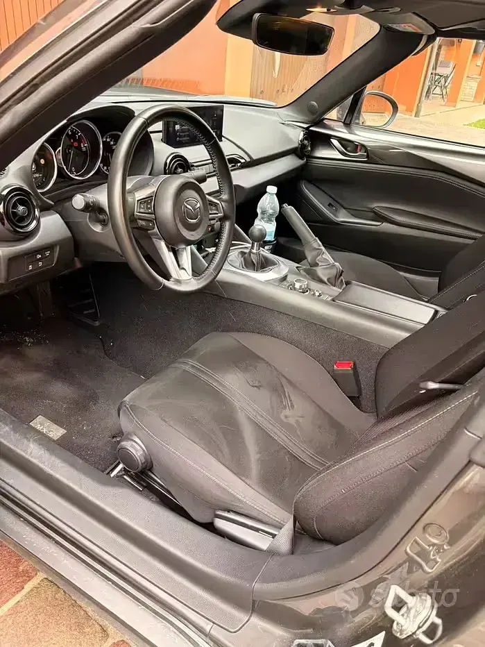 Usata Mazda MX5 132 CV (97 kW) 2024 Bluazzurro Cabrio