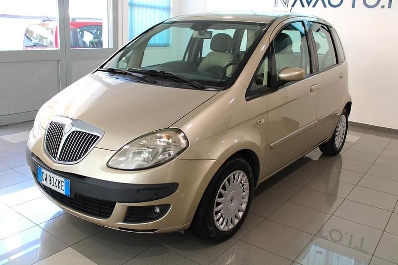 Usata Lancia Musa 100 CV (73 kW) 2005 Oro Monovolume