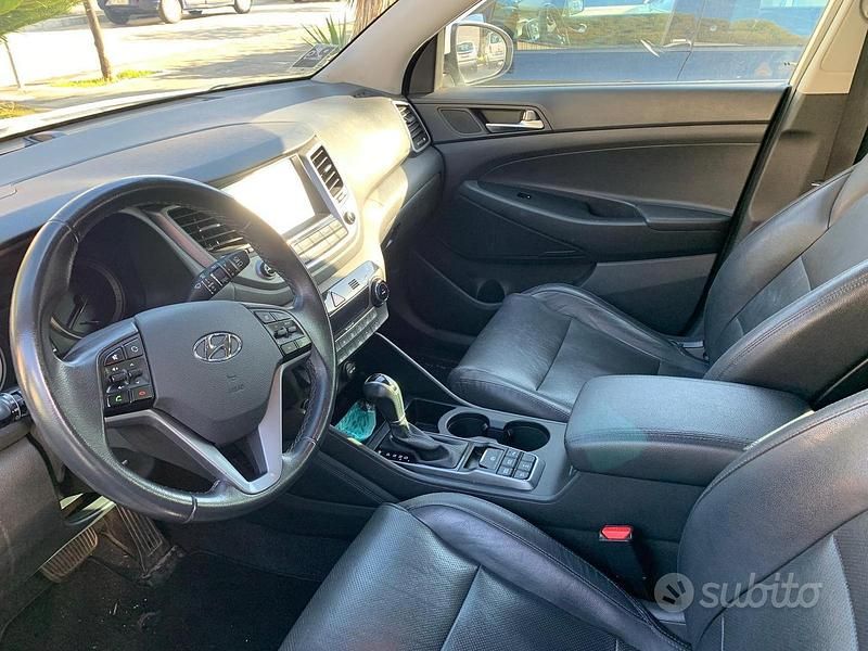 Usata Hyundai Tucson Xpossible 141 CV (103 kW) 2016 Bianco SUV