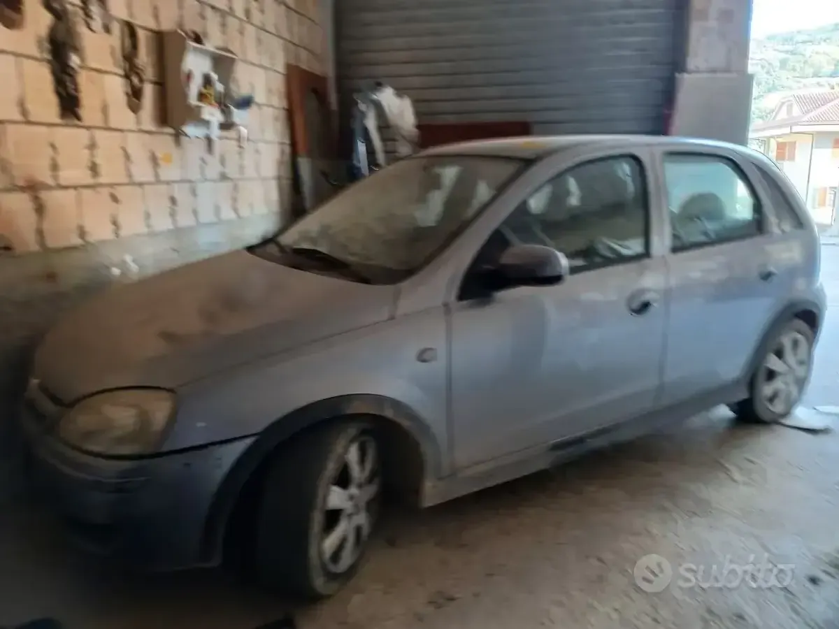 Usata Opel Corsa 60 CV (44 kW) 2007 Grigio Utilitaria