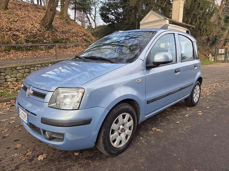 Blu/azzurro Usata 2011 Fiat Panda Dynamic Due volumi | 3900 € (Ottimo prezzo) - Immagine 1/4