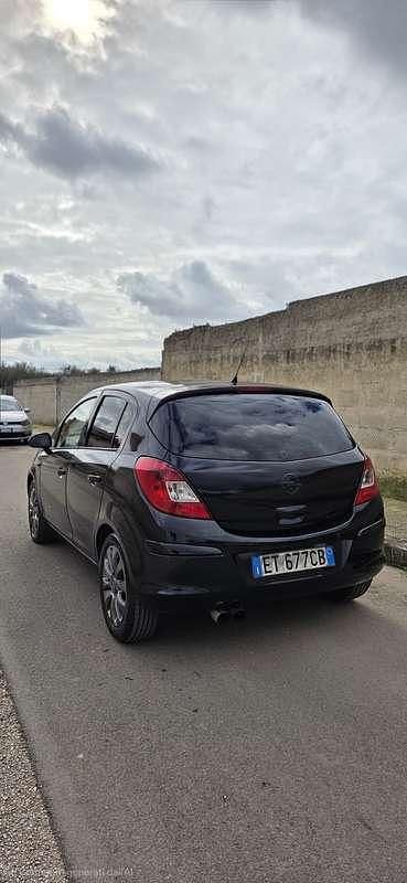 Usata Opel Corsa Cosmo 90 CV (66 kW) 2010 Berlina