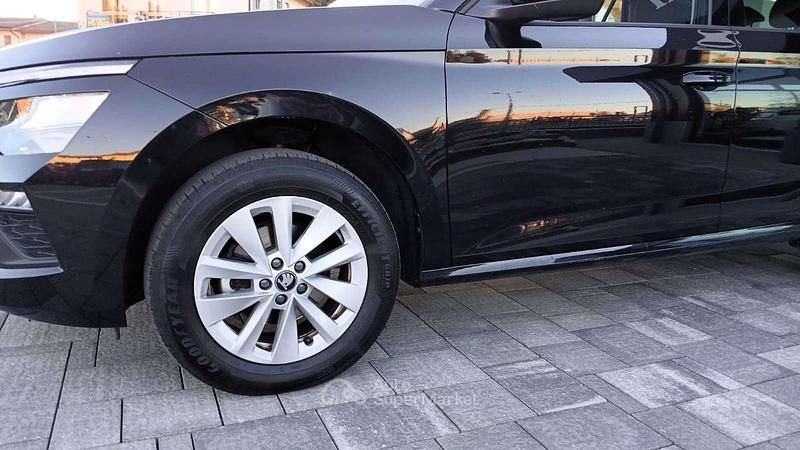 Używany Skoda Kamiq Selection 95 KM (69 kW) 2025 Czarny SUV