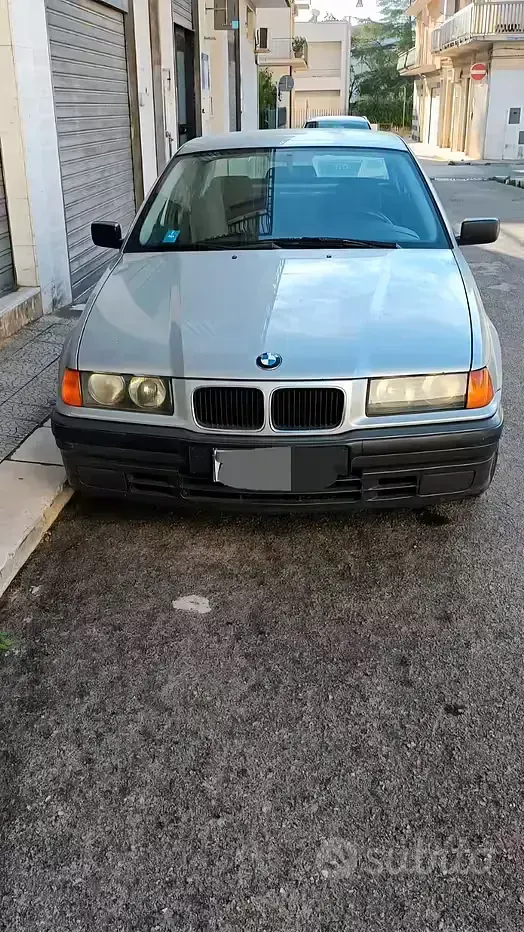 Usata BMW 318 115 CV (84 kW) 1995 Grigio Berlina