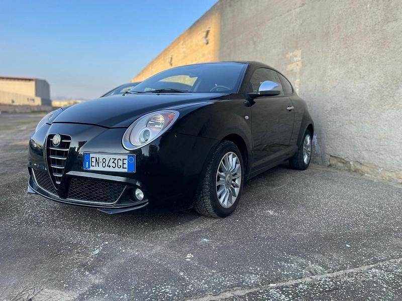 Nero Usata 2012 Alfa Romeo MiTo Progression Due volumi | 4500 € (Buon prezzo) - Immagine 1/4