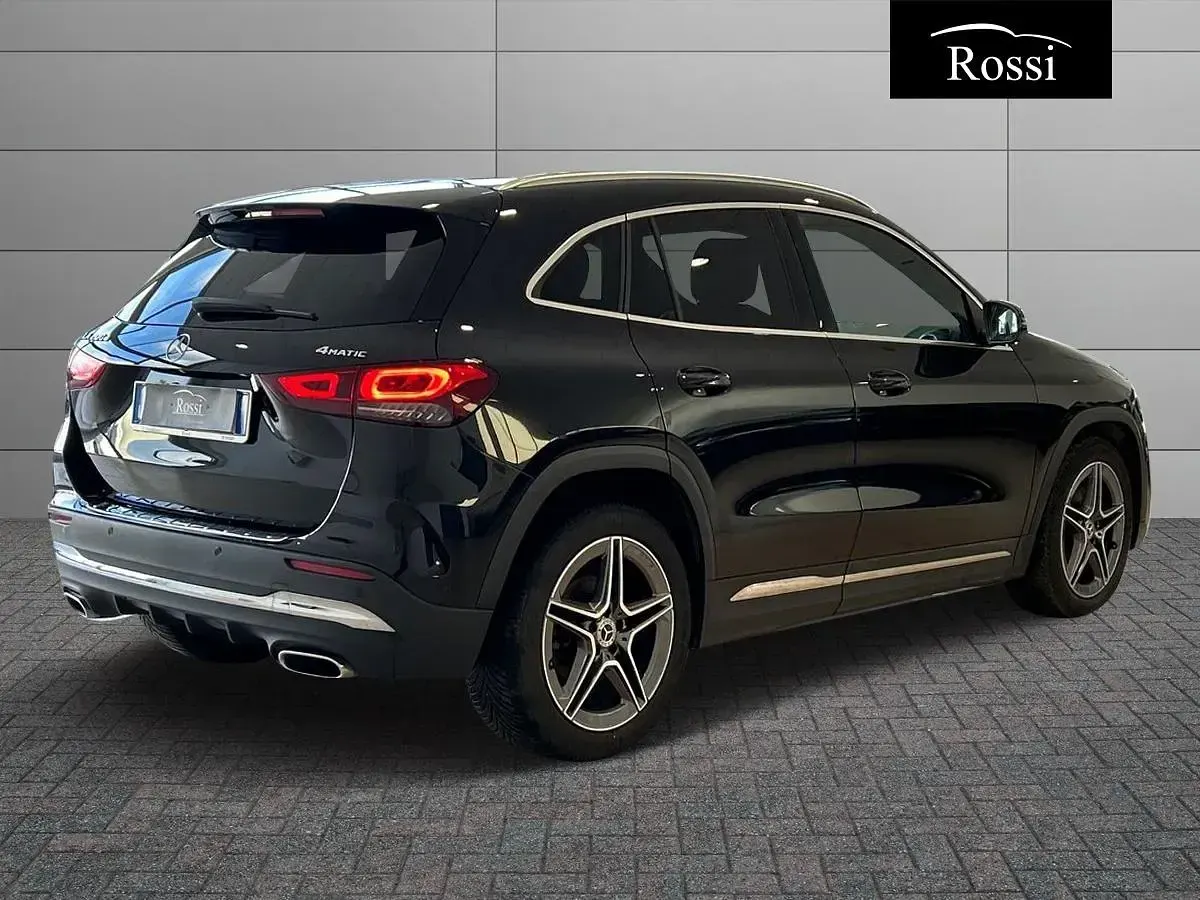Usata Mercedes GLA200 Premium 150 CV (110 kW) 2023 Nero metallizzato SUV