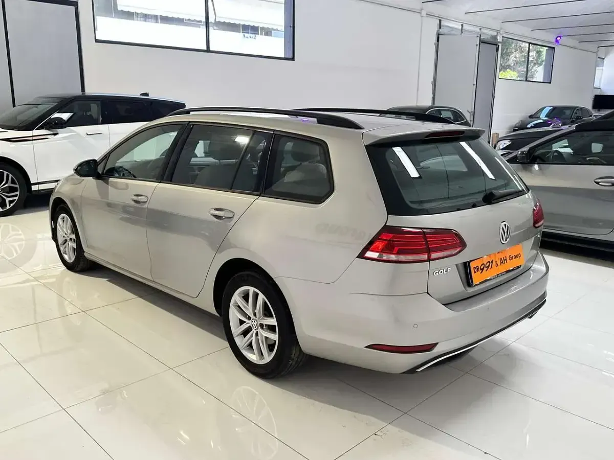 Usata VW Golf VII Highline 116 CV (85 kW) 2018 Argento Station wagon