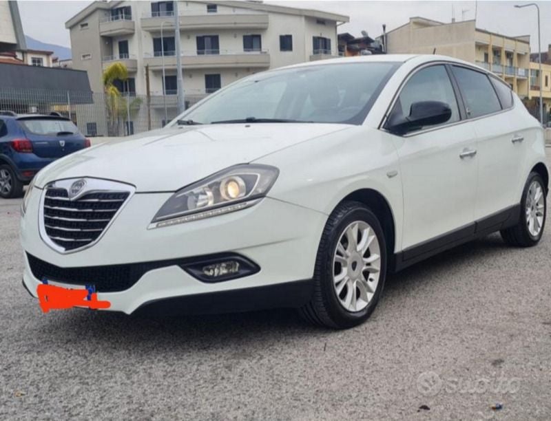 Usata Lancia Delta Silver 120 CV (88 kW) 2013 Bianco Utilitaria