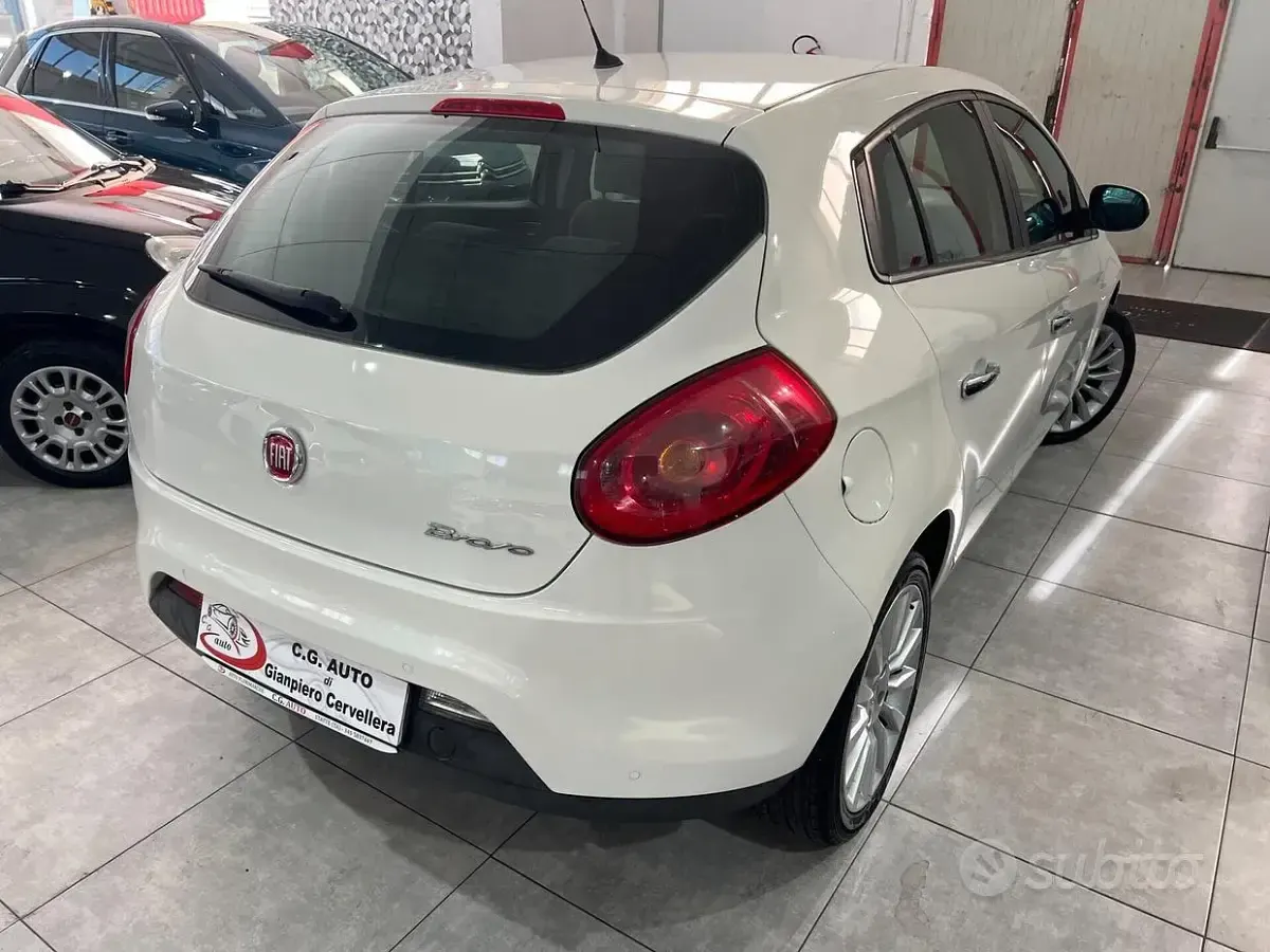 Usata Fiat Bravo Emotion 120 CV (88 kW) 2008 Bianco Utilitaria