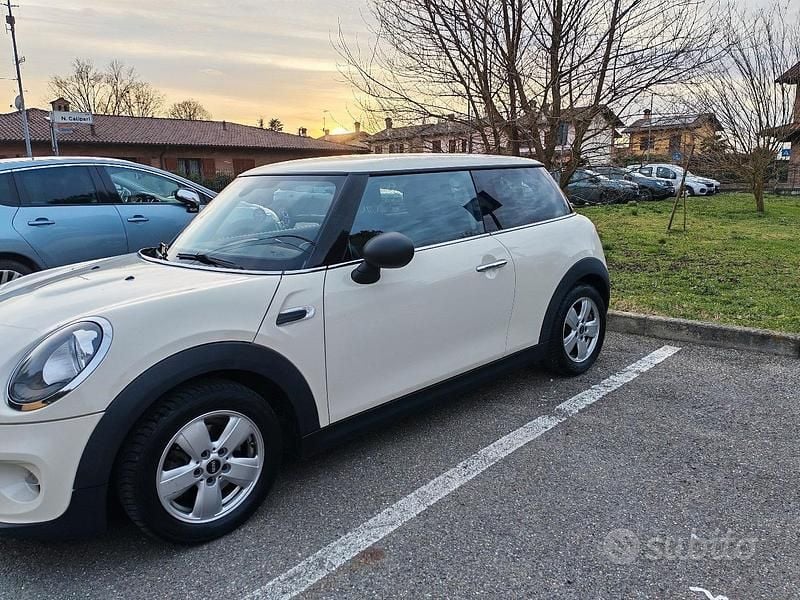 Usata Mini ONE 75 CV (55 kW) 2015 Bianco Utilitaria