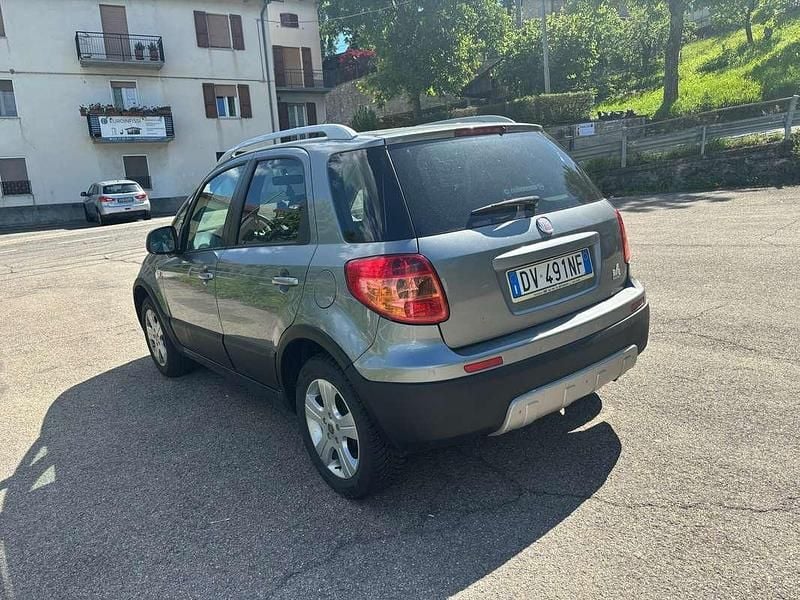 Usata Fiat Sedici Dynamic 120 CV (88 kW) 2009 Grigio SUV
