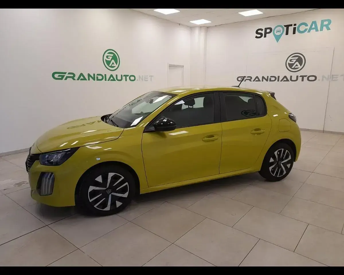 Usata Peugeot 208 Active 75 CV (55 kW) 2024 Giallo Utilitaria