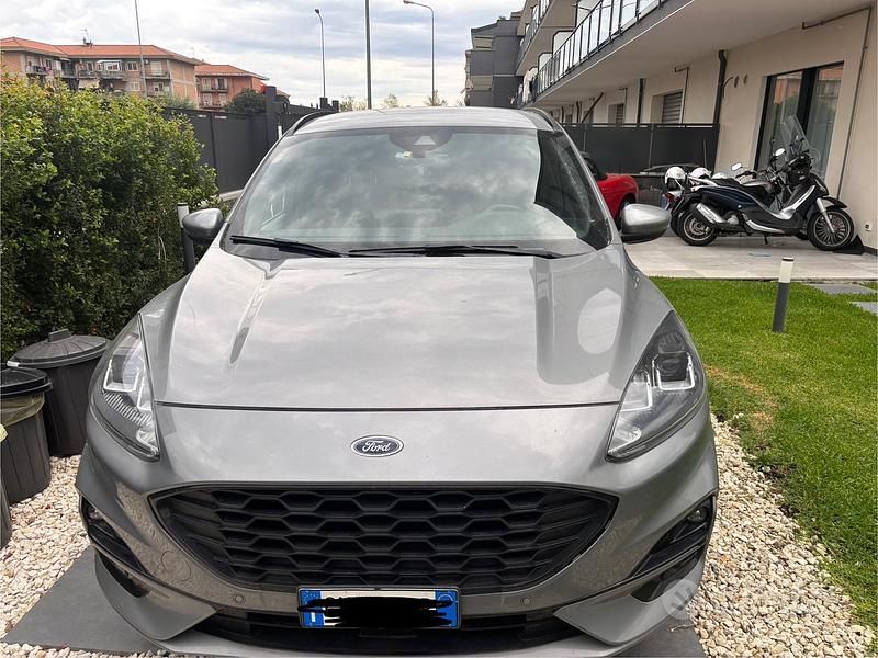 Usata Ford Kuga ST-Line 120 CV (88 kW) 2022 Grigio SUV