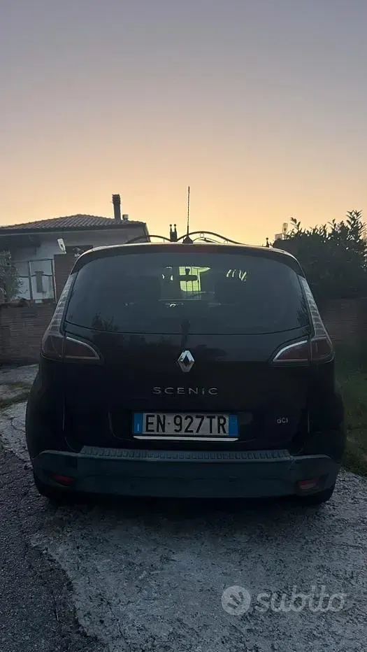 Usata Renault Scénic III XMOD 110 CV (80 kW) 2012 Nero Monovolume
