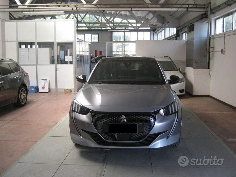 Usata Peugeot 208 GT-line 101 CV (74 kW) 2019 Grigio scuro Utilitaria