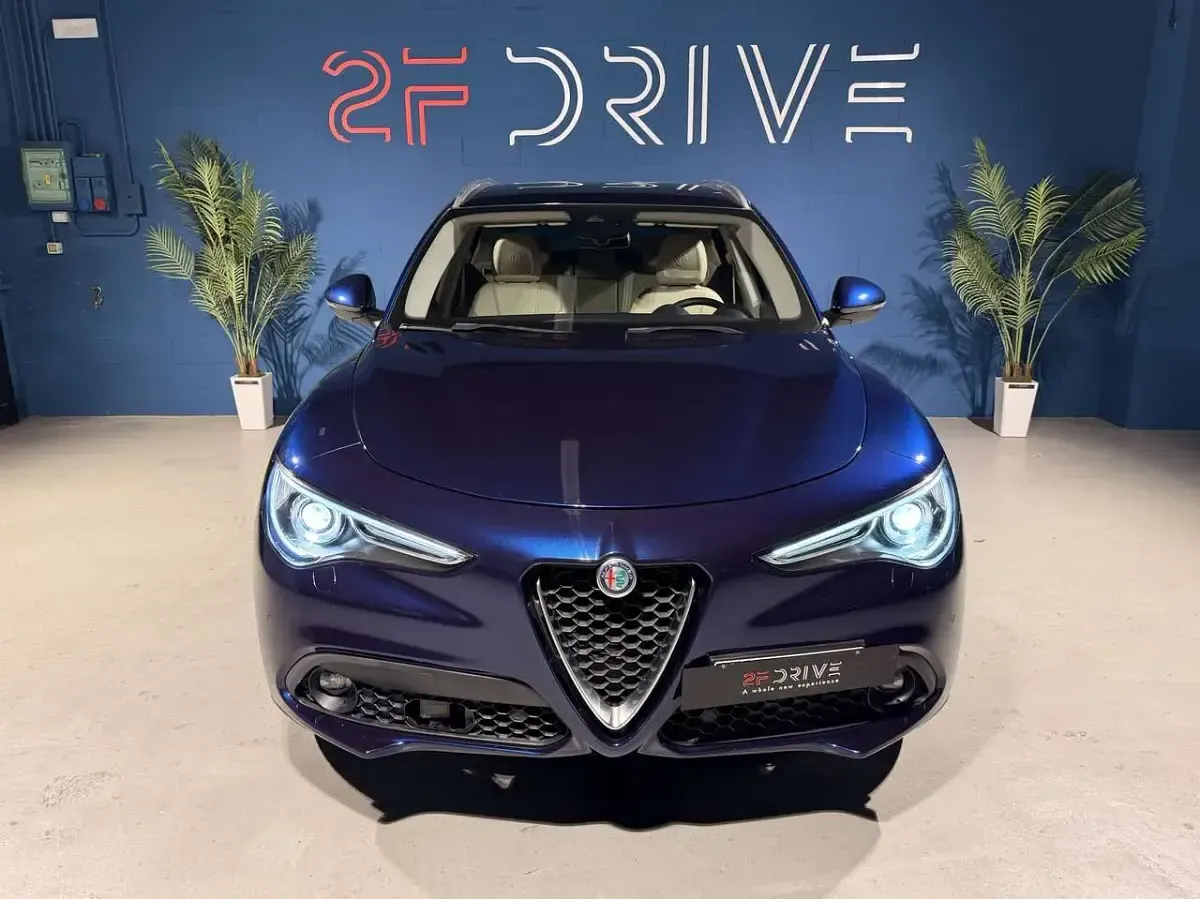 Usata Alfa Romeo Stelvio Executive 209 CV (153 kW) 2017 Blu/azzurro SUV