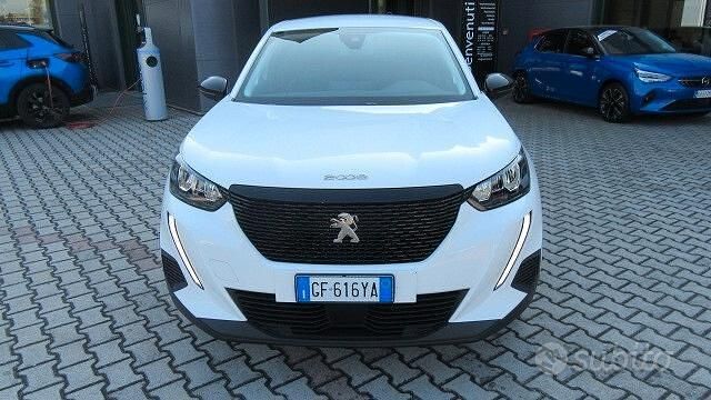 Usata Peugeot 2008 Active 110 CV (80 kW) 2022 Bianco SUV