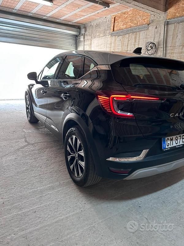 Usata Renault Captur 101 CV (74 kW) 2024 SUV