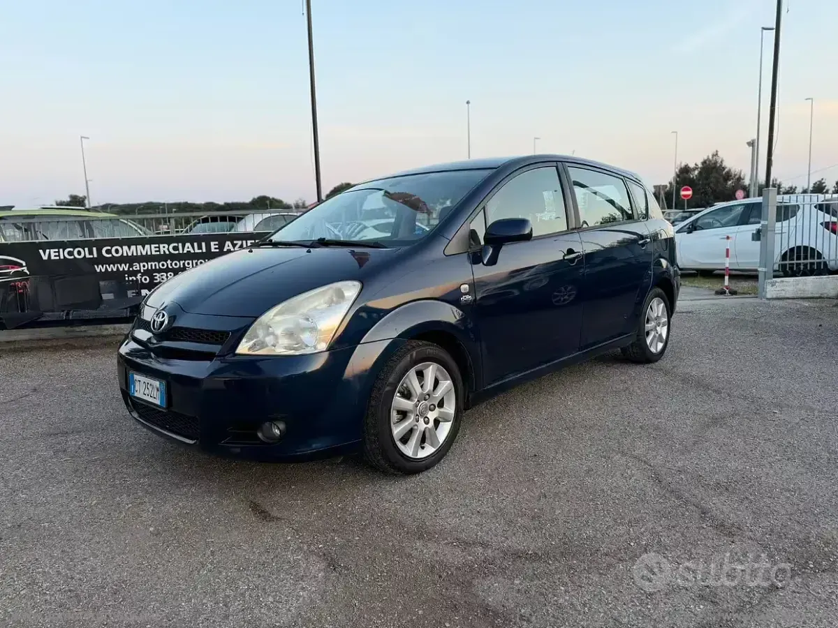 Usata Toyota Corolla Verso Sol 116 CV (85 kW) 2005 Monovolume