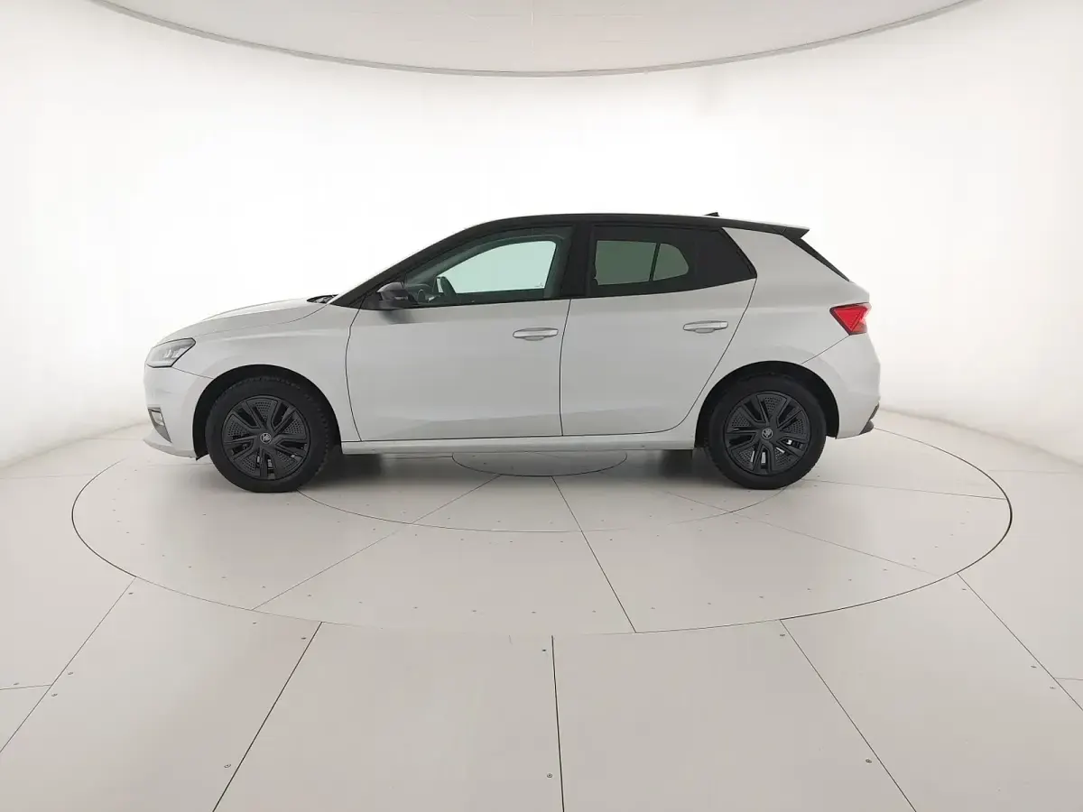 Usata Skoda Fabia 95 CV (69 kW) 2025 Argento brillante metallizzato nero tulipano perlato Utilitaria