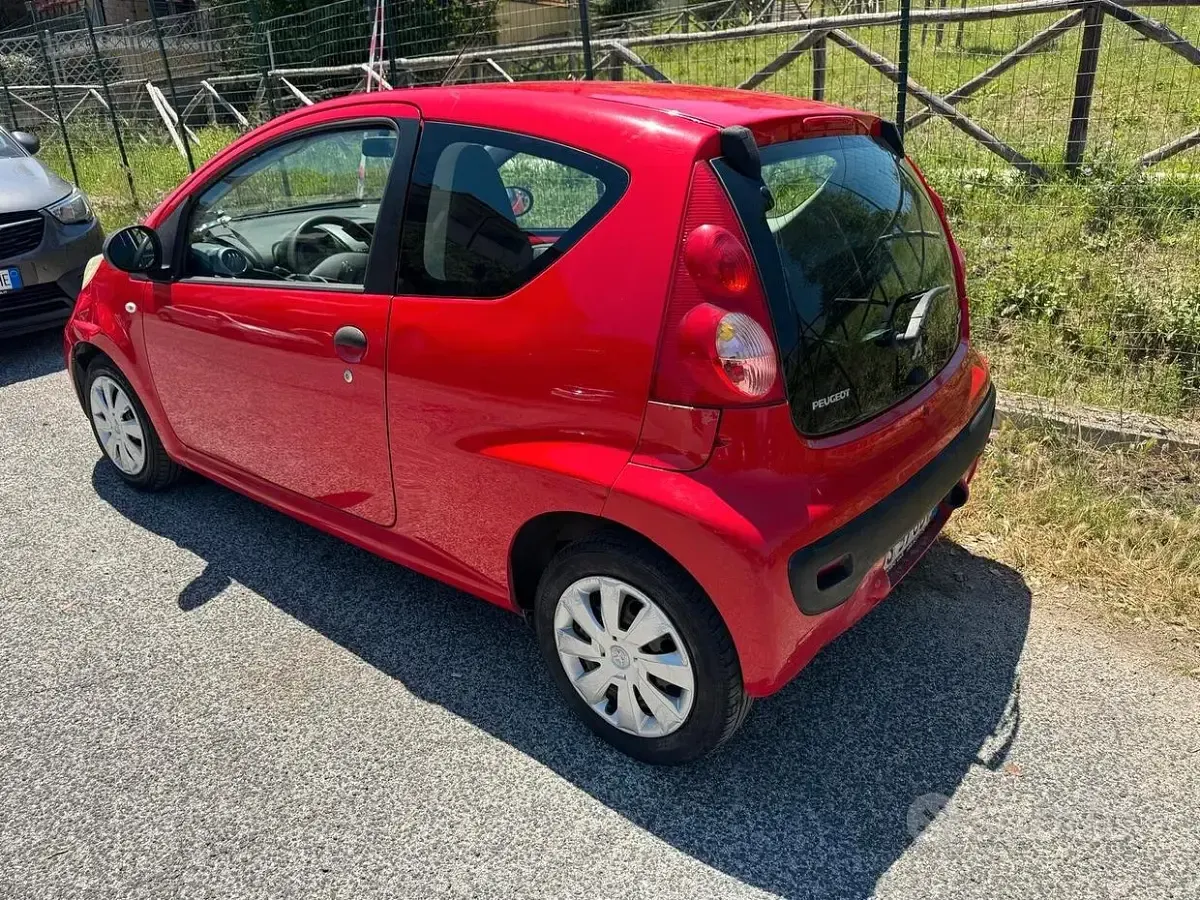 Usata Peugeot 107 68 CV (50 kW) 2008 Rosso Utilitaria