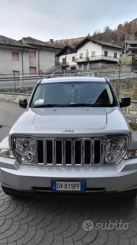 Usata Jeep Cherokee 177 CV (130 kW) 2010 SUV