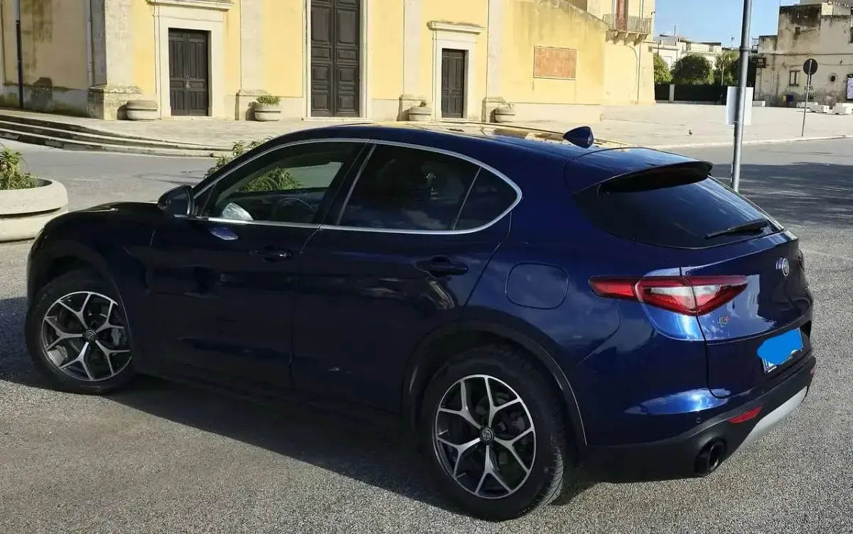Usata Alfa Romeo Stelvio Executive 209 CV (153 kW) 2018 Blu/azzurro SUV