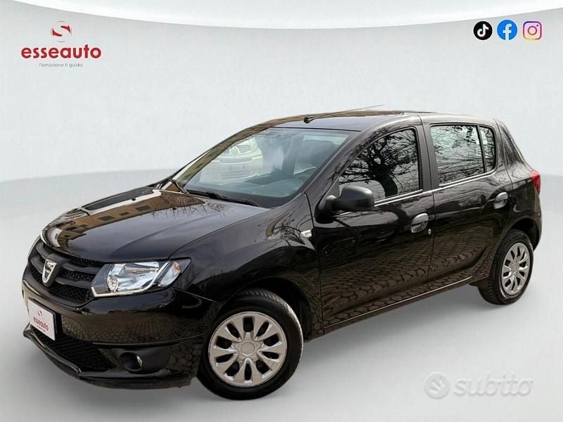 Usata Dacia Sandero Lauréate 75 CV (55 kW) 2016 Nero Utilitaria