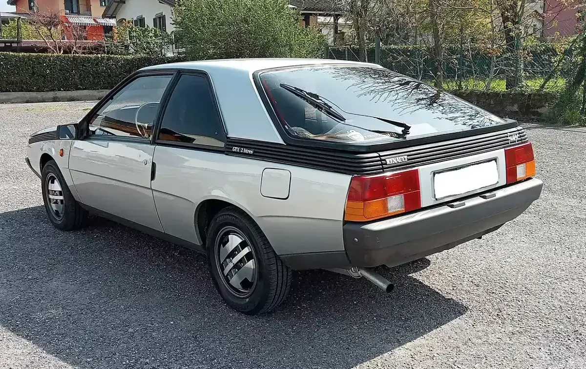 Usata Renault Fuego 110 CV (80 kW) 1980 Grigio Coupé