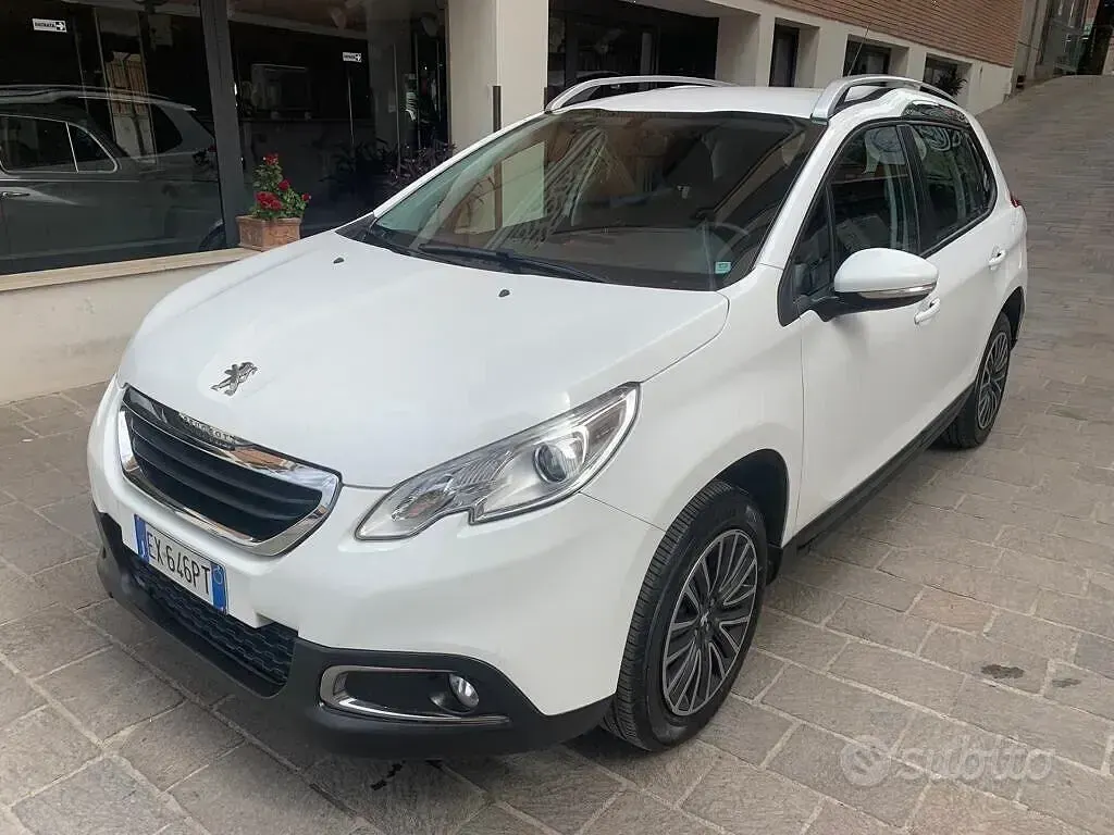 Usata Peugeot 2008 Active 82 CV (60 kW) 2015 Bianco SUV