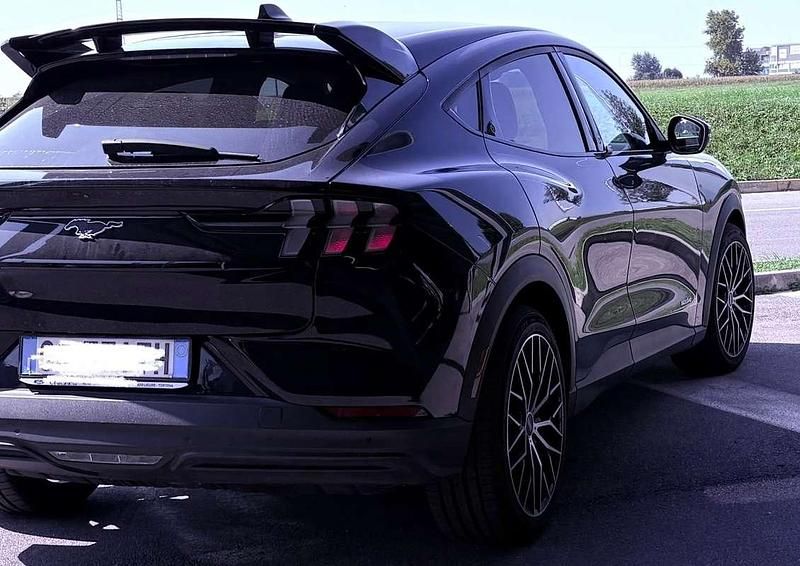 Usata Ford Mustang Mach-E Standard Range 100 kW (136 CV) 2021 Nero SUV