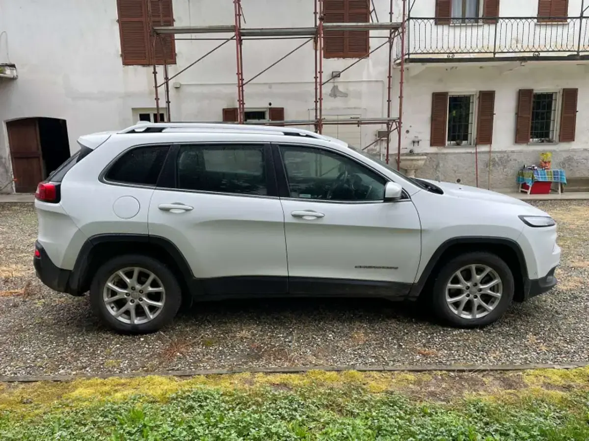 Usata Jeep Cherokee Longitude 140 CV (102 kW) 2016 Bianco SUV