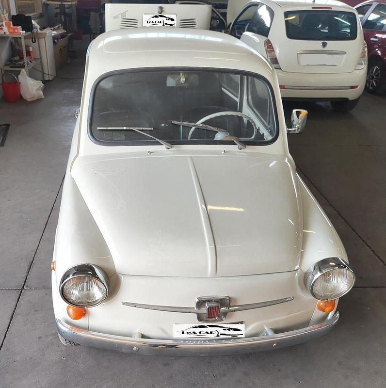 Usata Fiat 600D 31 CV (22 kW) 1977 Beige Utilitaria