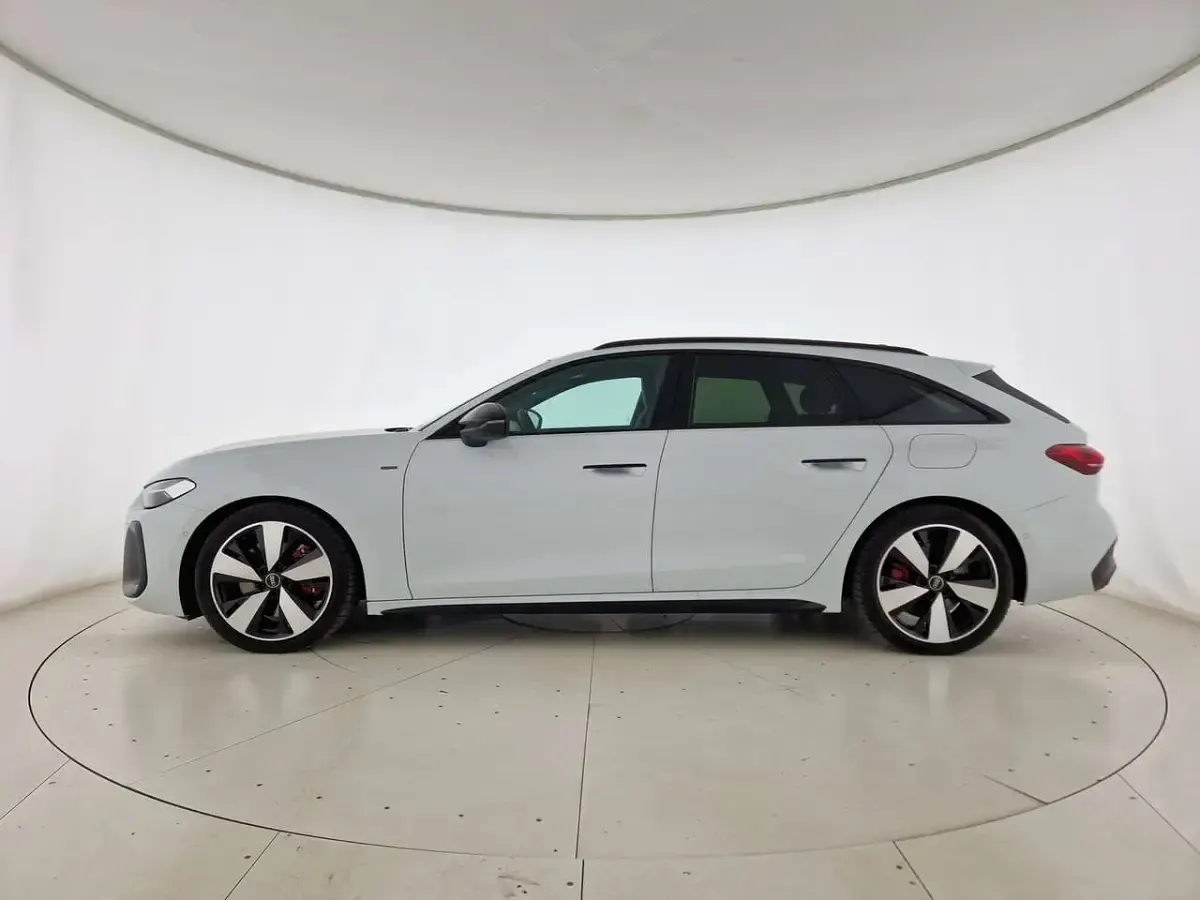 Nuova Audi A5 S-Line 299 CV (219 kW) 2025 Bianco ghiacciaio metallizzato Station wagon