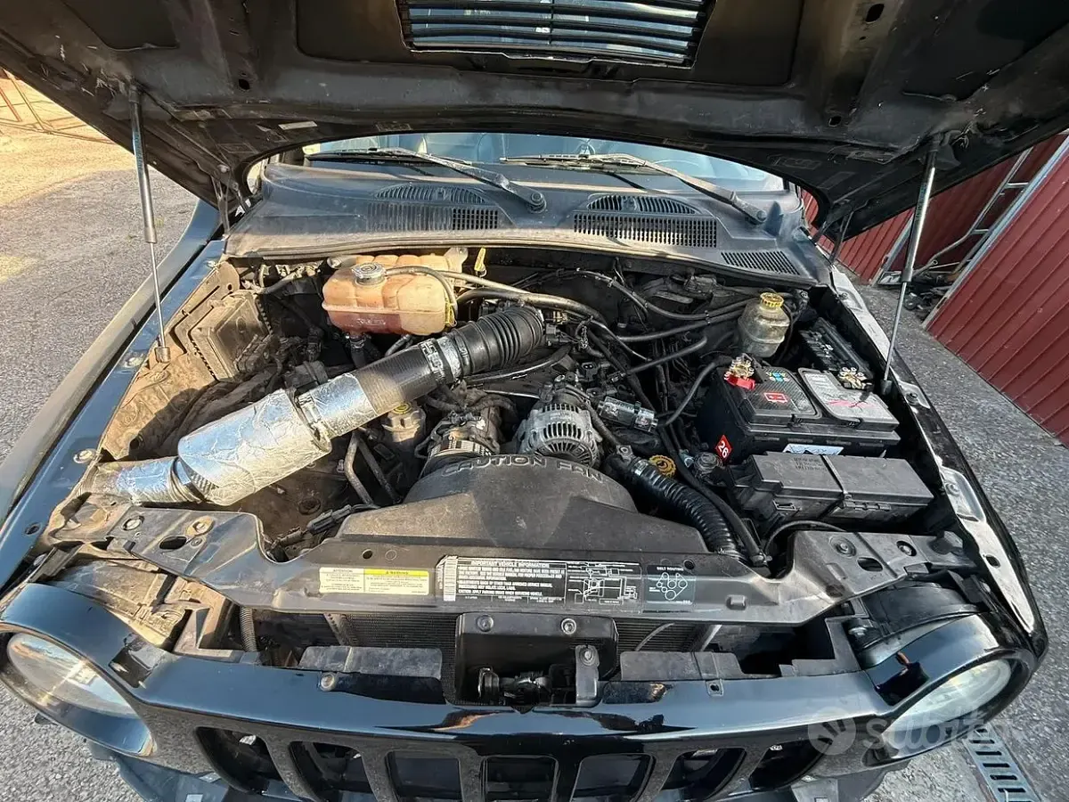Usata Jeep Cherokee 211 CV (155 kW) 2002 Nero SUV