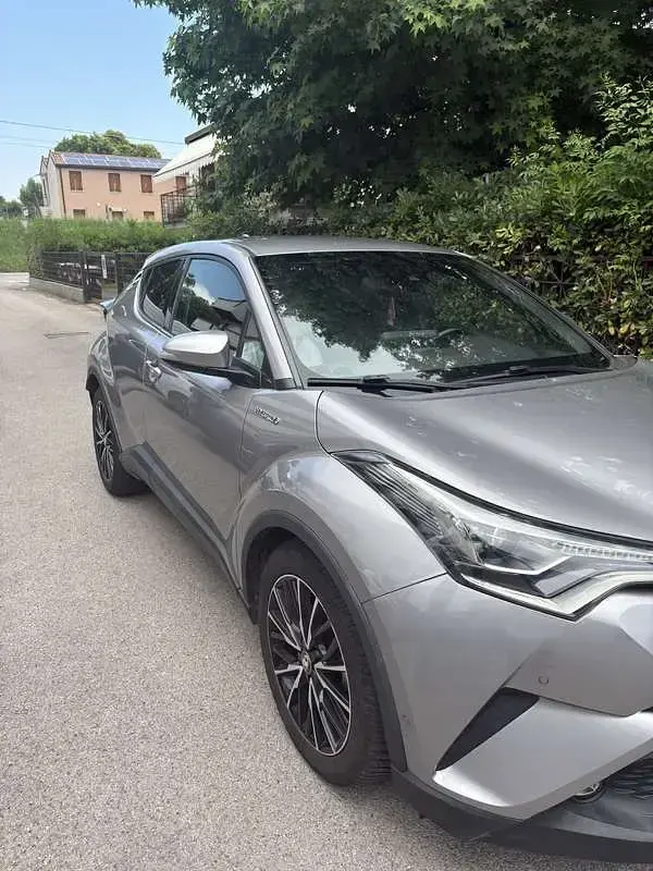 Usata Toyota C-HR Lounge 98 CV (72 kW) 2019 SUV