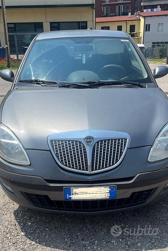 Usata Lancia Ypsilon 80 CV (58 kW) 2006 Grigio Utilitaria