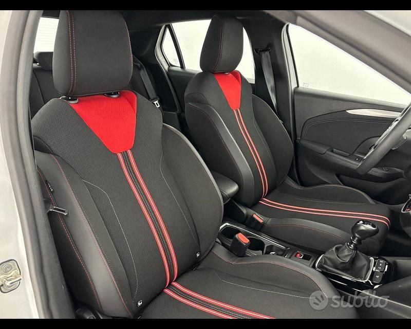 Usata Opel Corsa GS Line 101 CV (74 kW) 2023 Bianco pastello Berlina