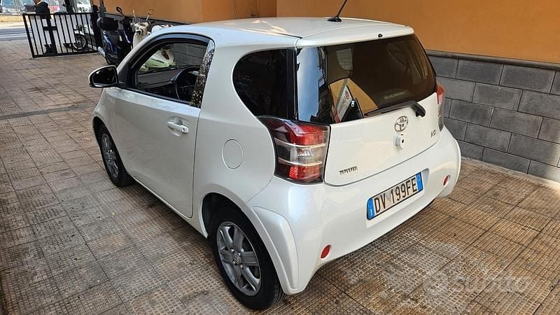 Usata Toyota iQ 68 CV (50 kW) 2009 Utilitaria