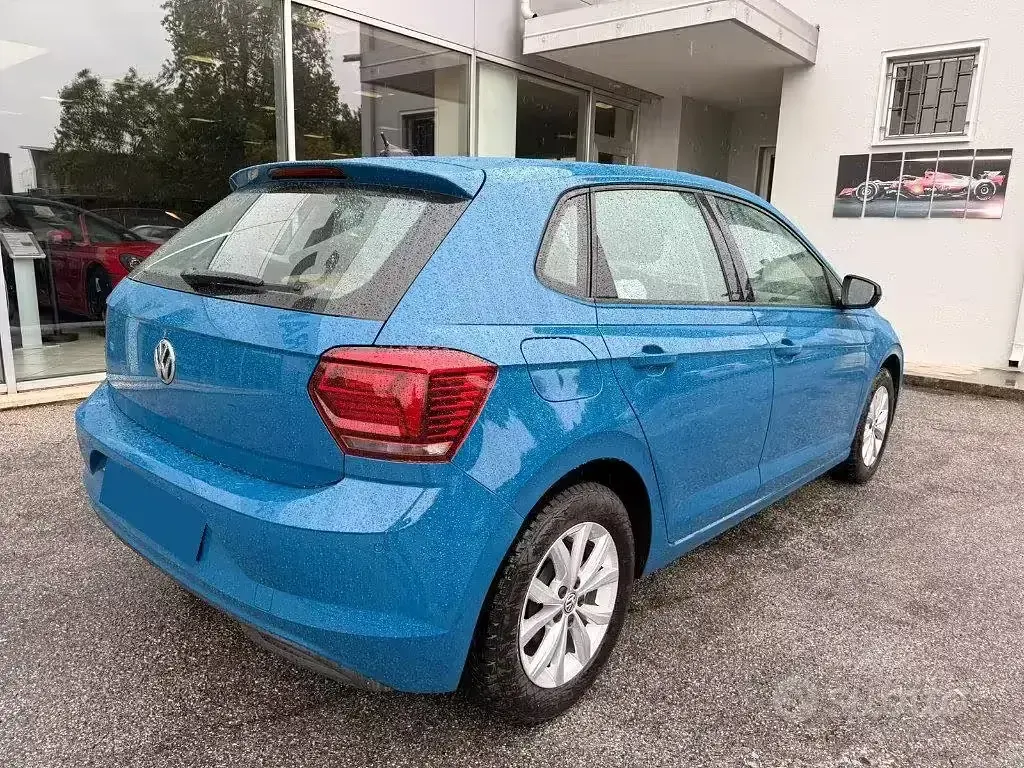 Käytetty VW Polo Highline 95 HP (69 kW) 2018 Sininen Viistoperä