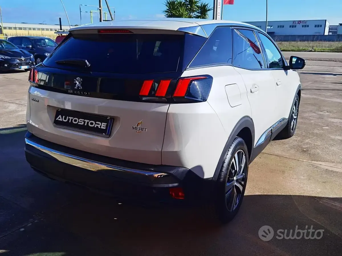 Usata Peugeot 3008 Allure 131 CV (96 kW) 2022 Bianco SUV