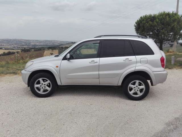 Toyota rav4 usata metano Toyota rav4 usata metano