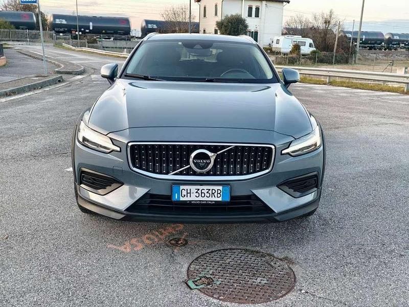 Usata Volvo V60 CC Business Edition 197 CV (144 kW) 2022 Station wagon